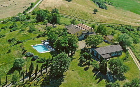 Le Querce Di Campocane: Photographie Aérienne, Vue Du Ciel, Propriété, Paysage Naturel, Station De Montagne, Zone Rurale, Lot Terre, Paysage, La Photographie, Biens