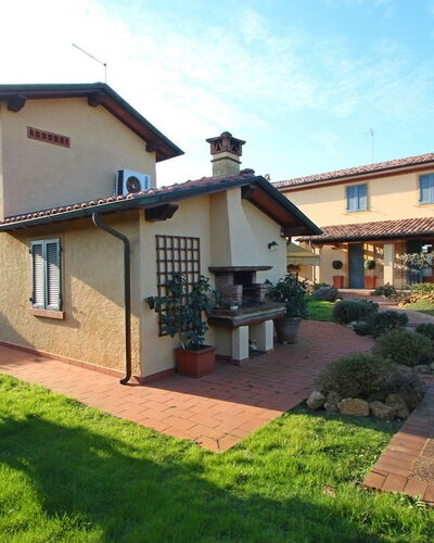 Casa Daniela: Zone Résidentielle, Maison, Toit, Arbuste, Domicile, Jardin, Biens, Hacienda, Aménagement Paysager, Cour