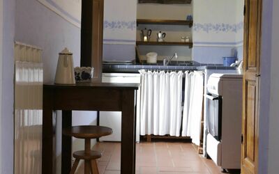 Blue: Pièce, Propriété, Meubles, Bâtiment, Sol, Cuisine, Design Intérieur, Maison, Architecture, Sol