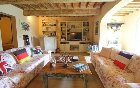 Casa Roberto: Meubles, Design Intérieur, Canapé, Sol, Mur, Bois, Sol, Pièce, Salon, Plafond