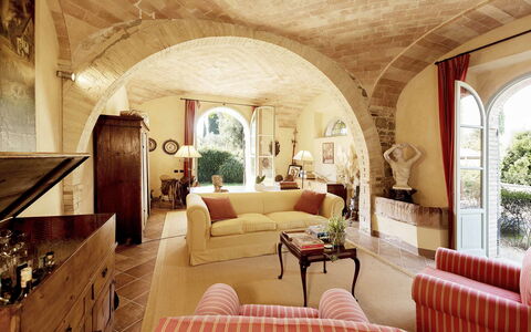 Villa Lorian: Pièce, Propriété, Design Intérieur, Bâtiment, Plafond, Salon, Meubles, Architecture, Cambre, Maison